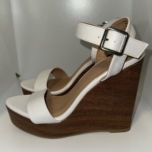 Charlotte Russe Kaia Wedge Platform High Heels Women’s Size 7 White & Tan